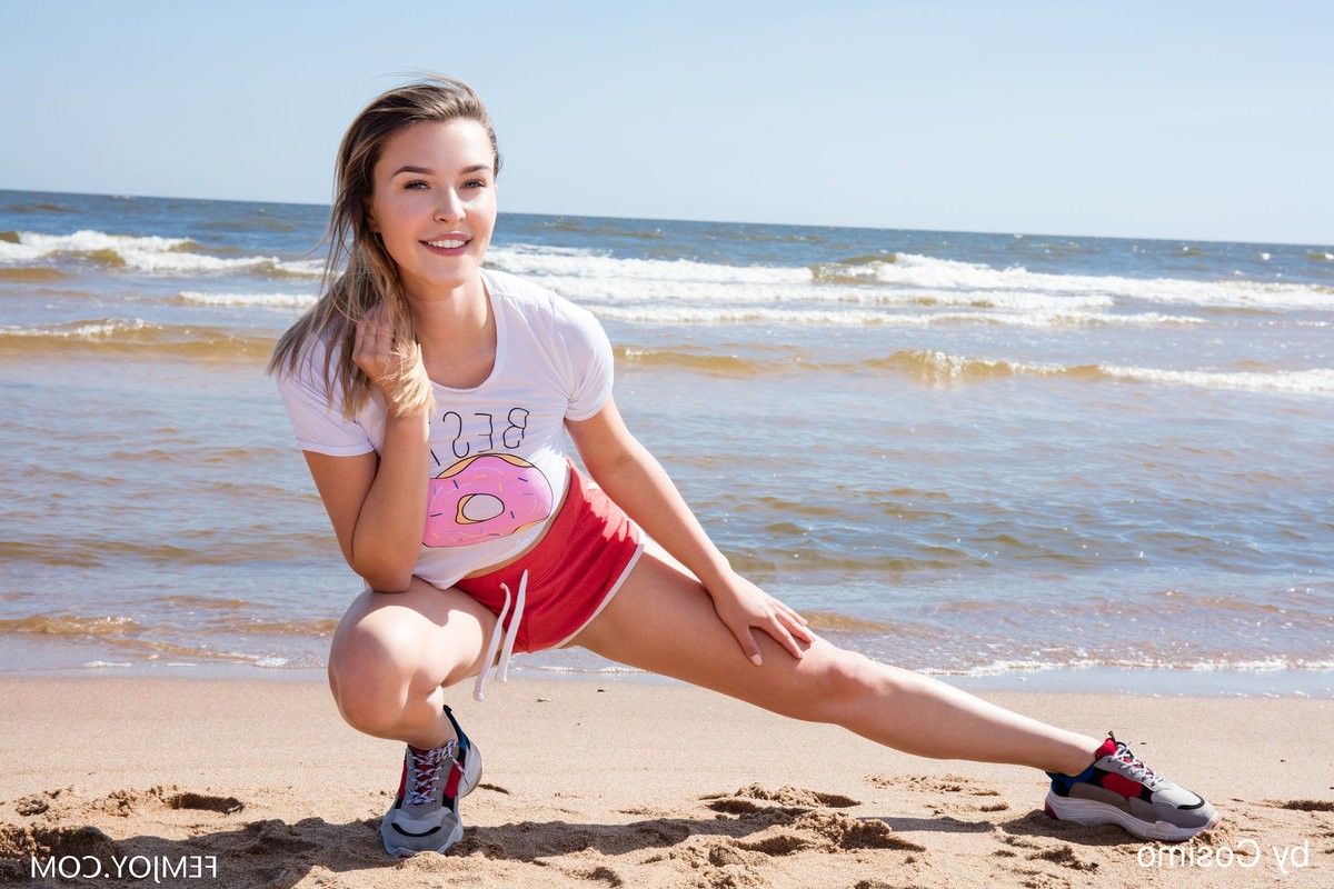 Una escort tan delicada como atrayente